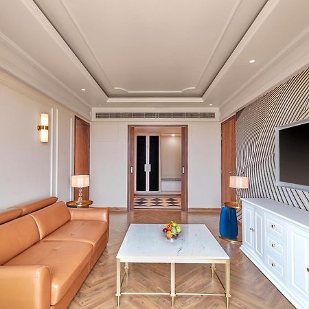 Doubletree By Hilton Varanasi Bagian luar foto