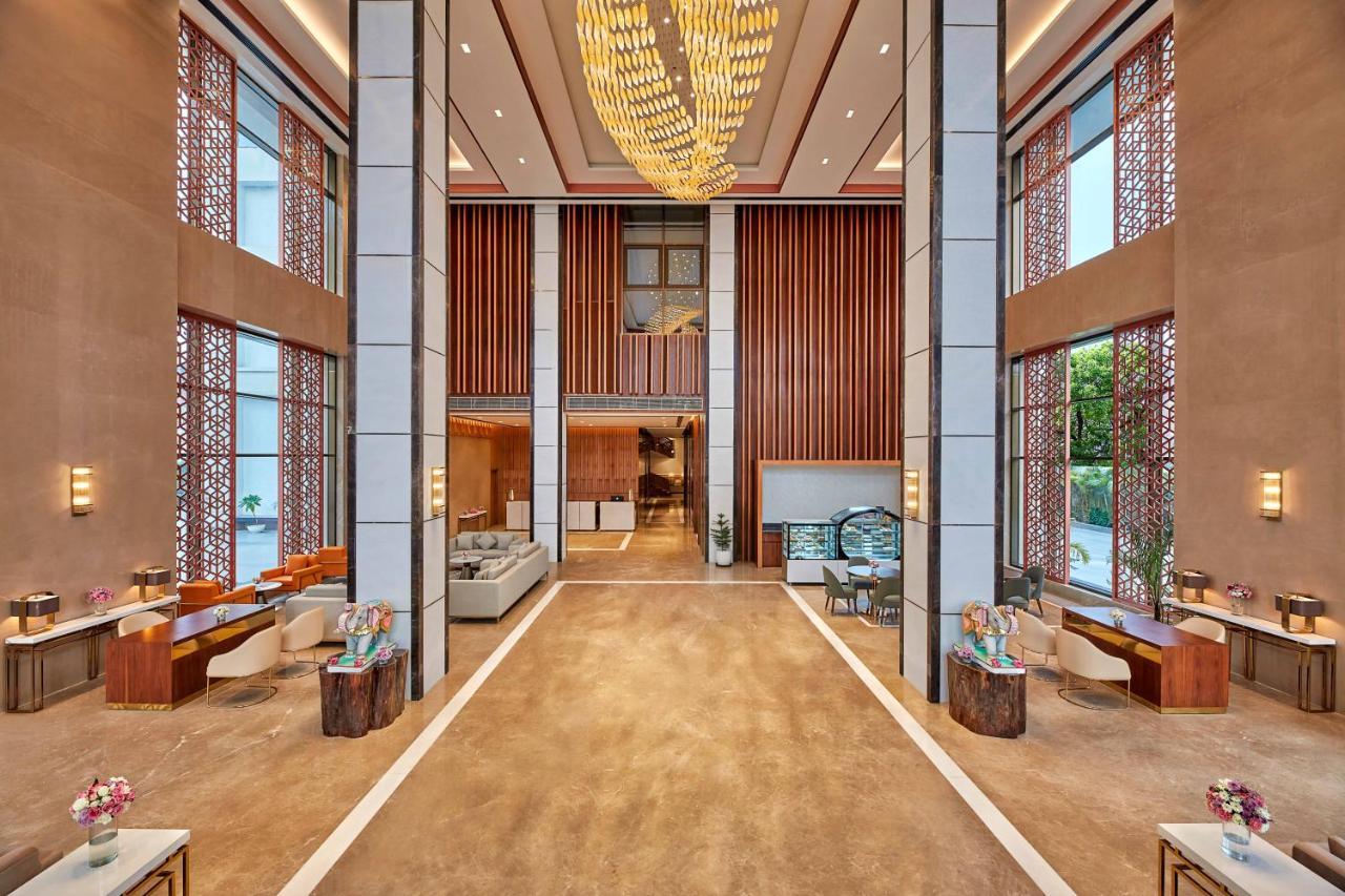 Doubletree By Hilton Varanasi Bagian luar foto