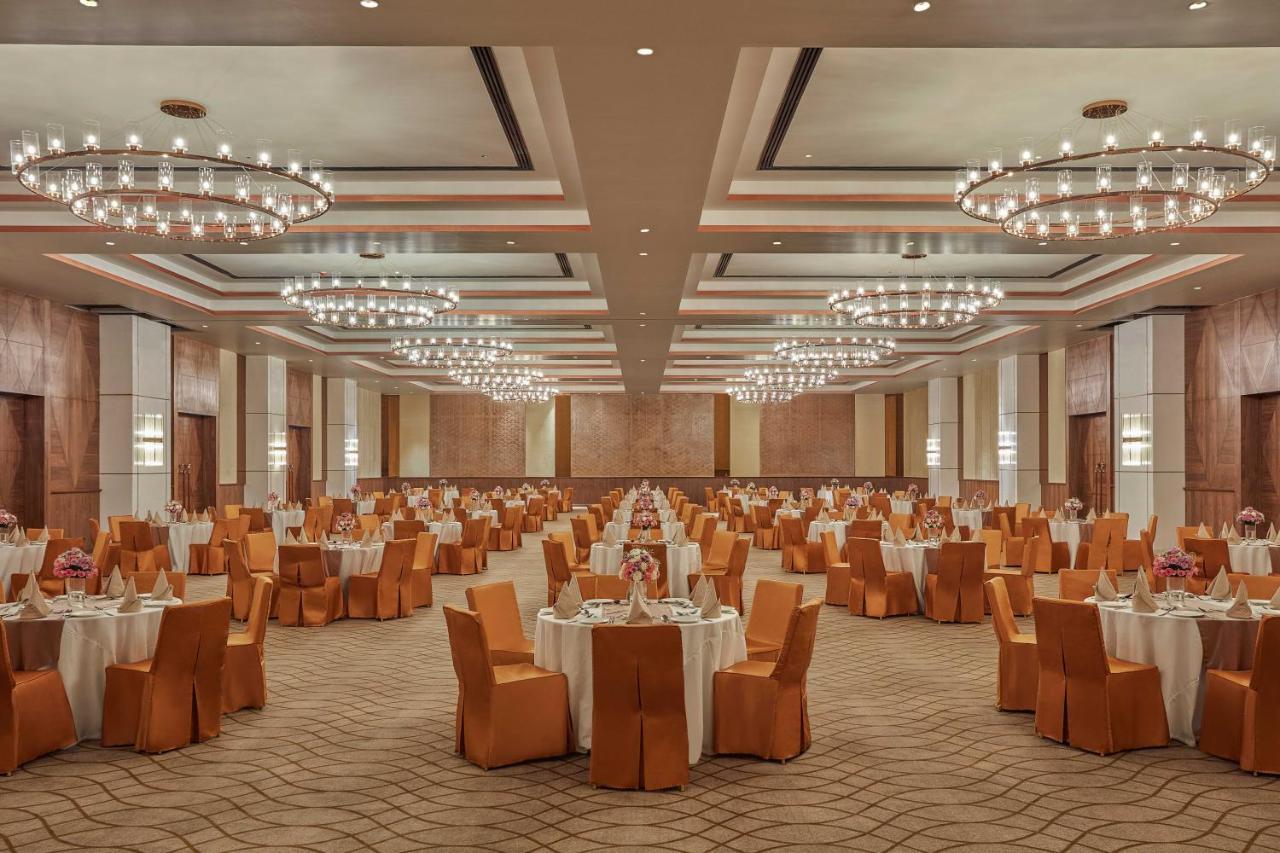 Doubletree By Hilton Varanasi Bagian luar foto