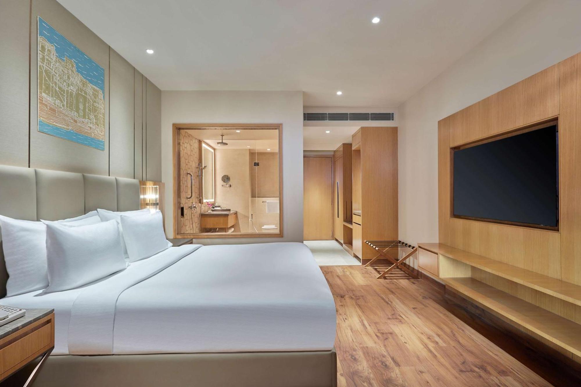 Doubletree By Hilton Varanasi Bagian luar foto