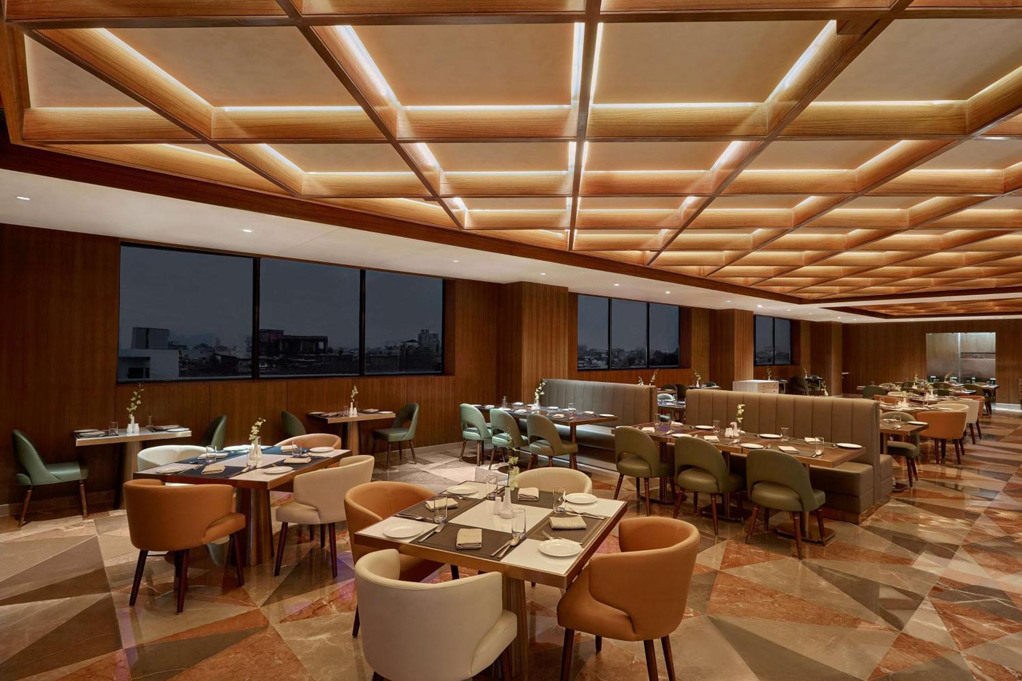 Doubletree By Hilton Varanasi Bagian luar foto