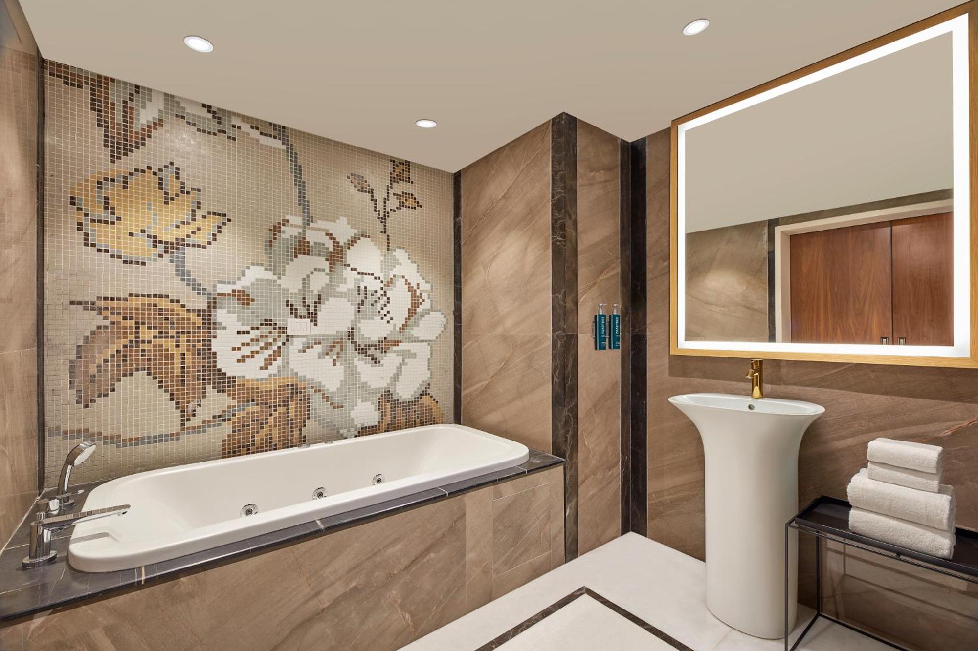 Doubletree By Hilton Varanasi Bagian luar foto