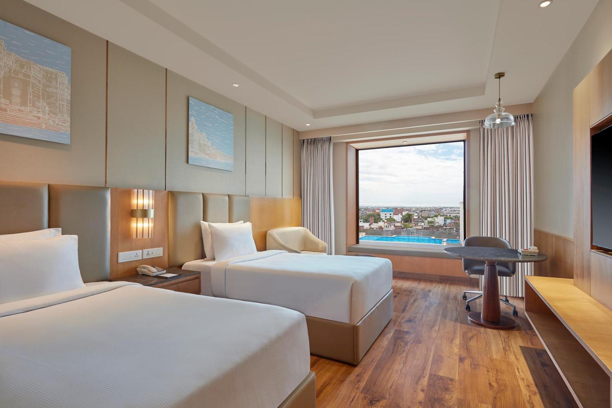 Doubletree By Hilton Varanasi Bagian luar foto