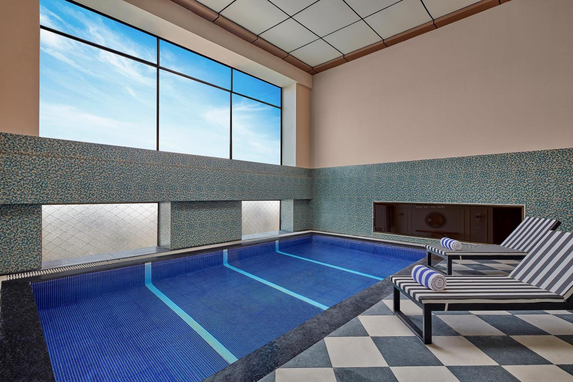 Doubletree By Hilton Varanasi Bagian luar foto
